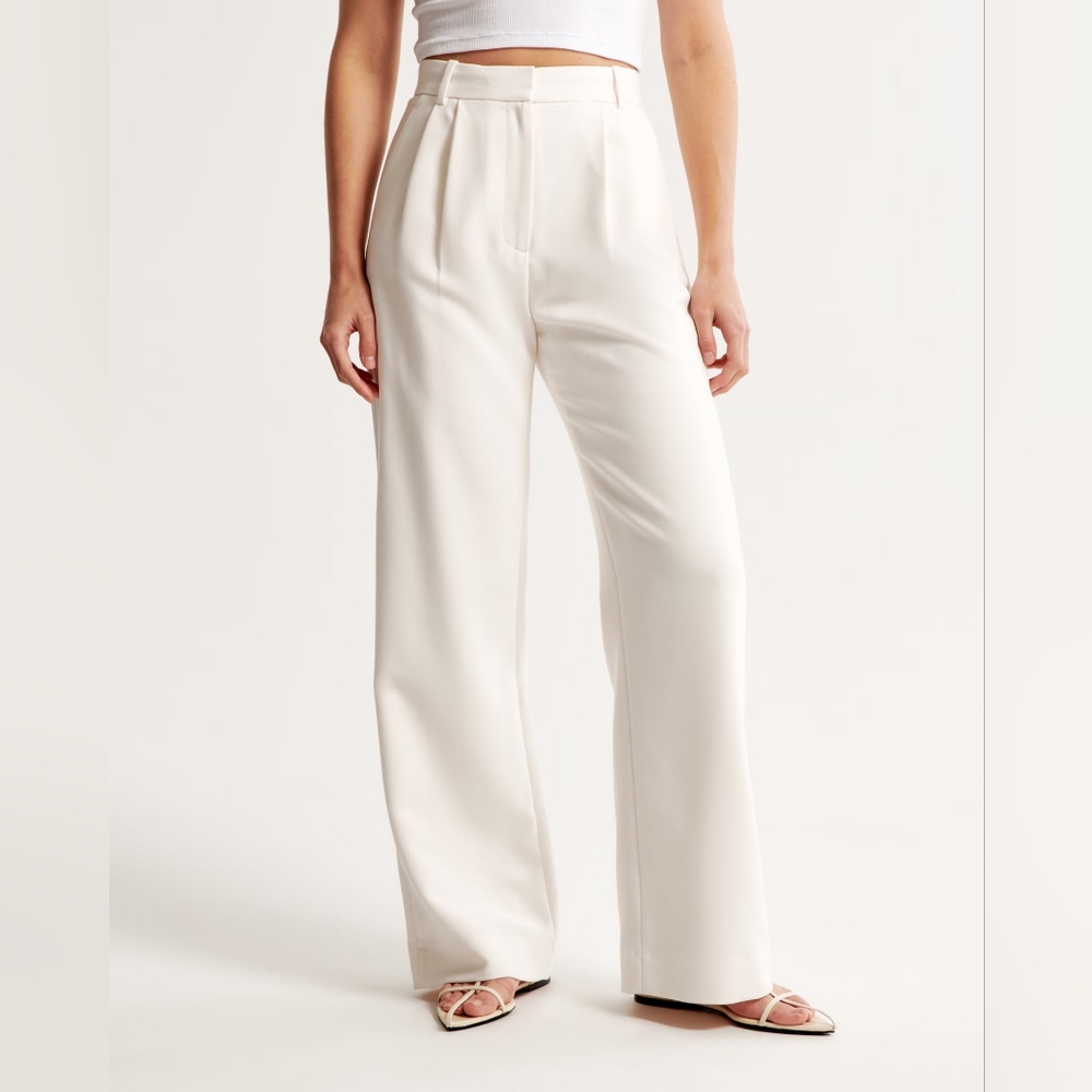 A&F Sloane Tailored Premium Crepe Pant In Cream, 26S